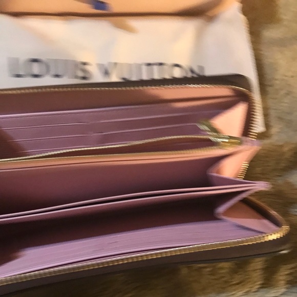 Louis Vuitton wallet - Picture 2 of 14